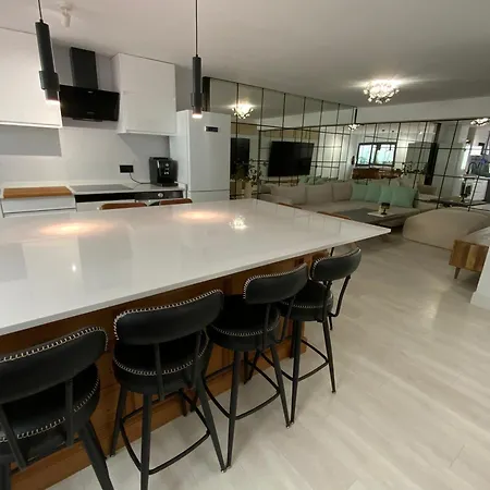 Piso Moderno Y Centrico Dos Salones *