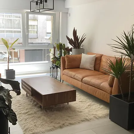 Piso Moderno Y Centrico Dos Salones * 圣地亚哥－德孔波斯特拉